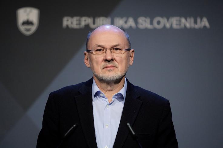 Uradni vladni govorec je napovedal, da bo Hrvaška uvrščena na rdeči seznam. | Foto: Daniel Novakovič/STA