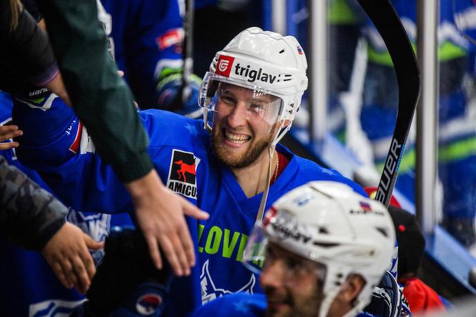 Slovenija Italija hokej Robert Sabolič | Robert Sabolič je s soigralci Ambri-Piotta vknjižil prvo zmago v ligi prvakov v tej sezoni.  | Foto Peter Podobnik / Sportida