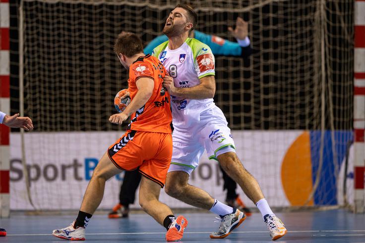 V začetku decembra je sklenil pogodbo z Barcelono. | Foto: Ronald Hoogendoorn/Sportida