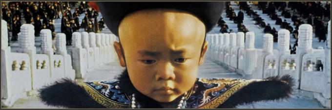 V epski, vizualno razkošni biografski pripovedi Bernarda Bertoluccija spremljamo življenje fantiča, ki je pri treh letih postal zadnji kitajski cesar. Med devetimi prejetimi oskarji sta tudi kipca za najboljšo režijo in prirejeni scenarij. • V nedeljo, 17. 2., ob 13.35 na Planet 2.*

 | Foto: 
