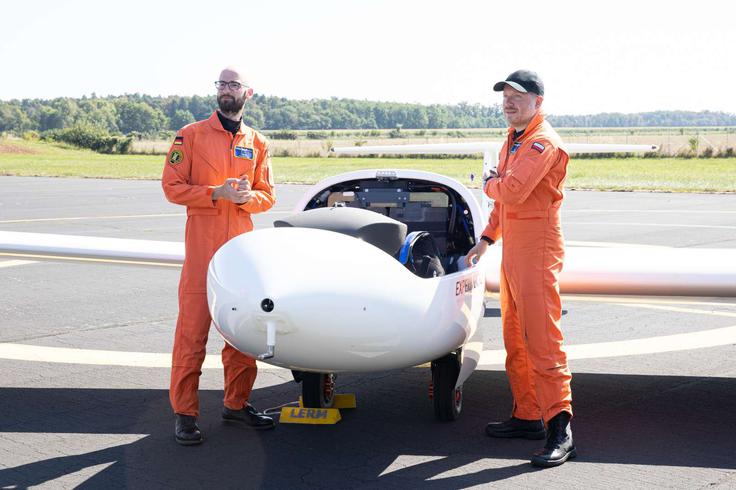 Štirisedežno letalo H2FLY HY4, ki ga poganja tekoči vodik | Foto: Matic Prevc/STA