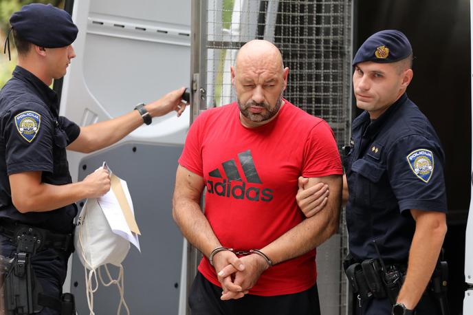 trojica osumljenih, napad na Slovenca, Poreč | Po incidentu so sprva pridržali pet ljudi, dva so izpustili zaradi pomanjkanja dokazov. Kot so poročali hrvaški mediji, so policisti v zvezi z napadom zaslišali tudi nekdanjega borca in trenerja borilnih veščin Denisa Vojnikovića. | Foto Pixsell/Saša Miljević