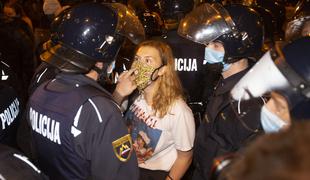 Po zadnjih petkovih protestih policija vodi tudi več prekrškovnih postopkov