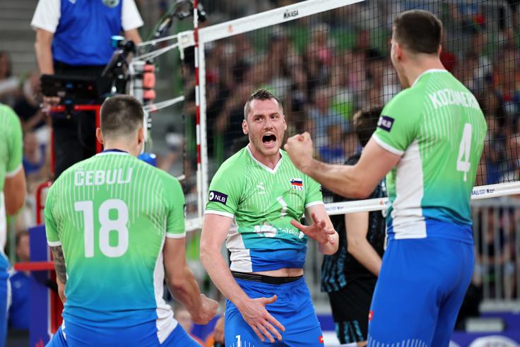 slovenska odbojkarska reprezentanca : Argentina, liga narodov Slovenci so četrta reprezentanca na svetu. | Foto: www.alesfevzer.com