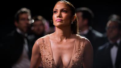 Vogue razglasil: dekolteji so "out", razgaljeni hrbti so "in"