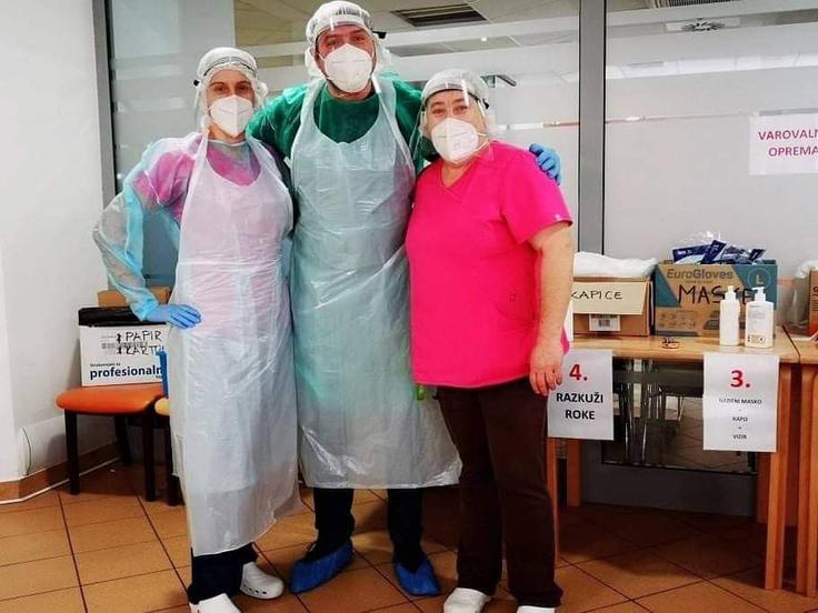 Oktobra je začel redno obiskovati dom starejših občanov v Grosupljem in v Mengšu. | Foto: osebni arhiv/Lana Kokl