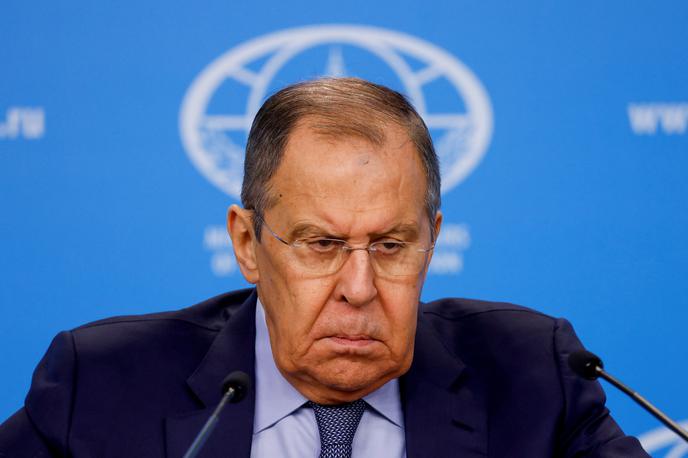 Sergej Lavrov | "Posebna vojaška operacija je združila našo družbo kot še nikoli prej in prispevala k temu, da je družba očiščena ljudi, ki ne čutijo pripadnosti ruski zgodovini in kulturi," je na novinarski konferenci dejal prvi mož ruske diplomacije. | Foto Reuters