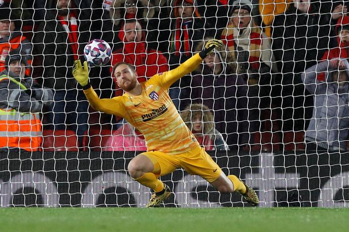 Jan Oblak | Jan Oblak je Angleže zagotovo navdušil tudi marca na povratni tekmi osmine lige prvakov proti Liverpoolu na Anfieldu, kjer je bil najbolj zaslužen za napredovanje Atletico Madrida. | Foto Reuters