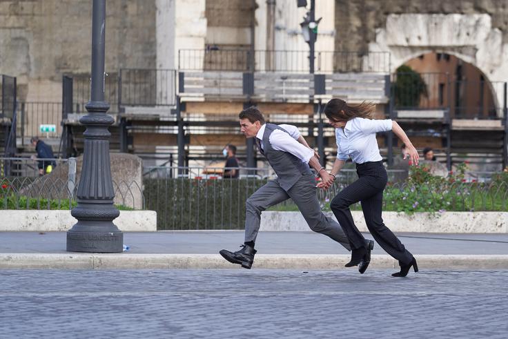Tom Cruise Tom Cruise s soigralko Hayley Atwell med snemanjem v Rimu | Foto: KIKA Press/Cover Images