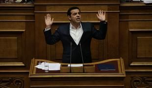 Cipras se sooča z nezaupnico; pred parlamentom izgredi
