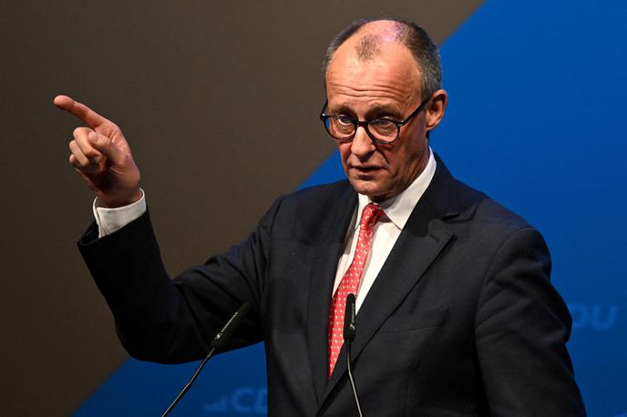 Friedrich Merz | Razum in humanitarni argumenti ruskega predsednika Vladimirja Putina ne bodo prepričali o končanju vojne, je dejal nemški kancler. | Foto Reuters