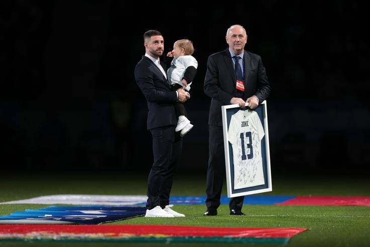 Na pripravljalni tekmi s Portugalsko pred Eurom 2024 se je Bojan Jokić poslovil od igralske kariere. | Foto: Aleš Fevžer