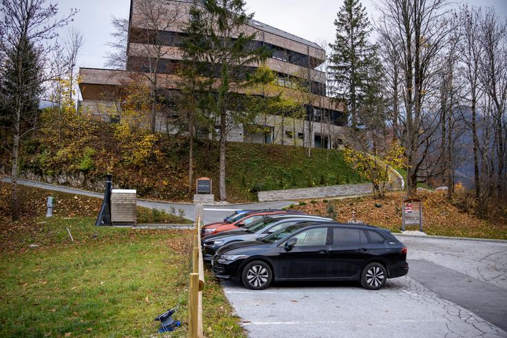 Parkirišče na izhodišču v Srednji vasi | Foto: Matej Podgoršek