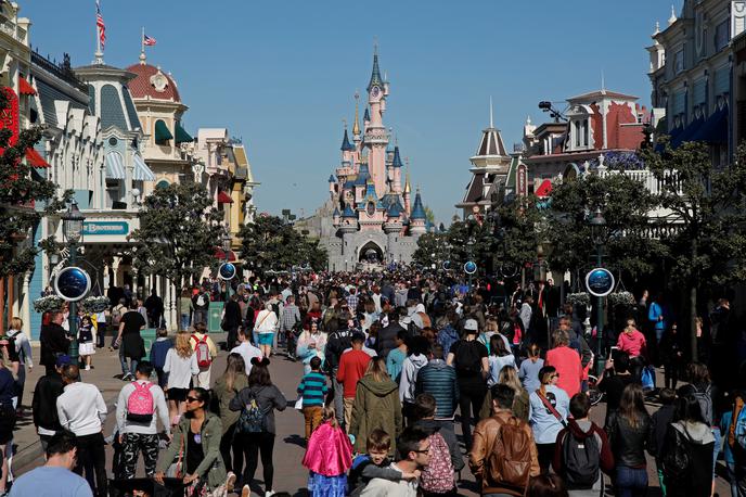 Disneyland | Korporacija Disney ima svoje zabaviščne parke na treh celinah, a so ti zaradi pandemije koronavirusa zdaj večinoma zaprti. | Foto Reuters