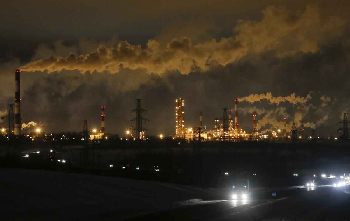 rafinerija, Rusija, Slavneft-YaNOS | Po ocenah Wall Street Journala bo zaradi novega razvoja dogodkov Ukrajina lažje napadla rafinerije nafte, cevovode, elektrarne in drugo infrastrukturo. | Foto Reuters