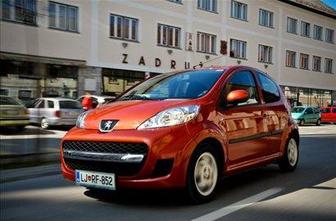 PSA Peugeot Citroën vpoklical 97.000 vozil