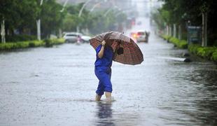 Uničujoči tajfun Sulik z domov pregnal pol milijona ljudi
