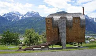 Ptiču podobna počitniška hiša sredi Alp (foto)