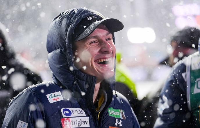 Zlati orel odpihnil meglo: Domen Prevc v Oberstdorf z opomnikom