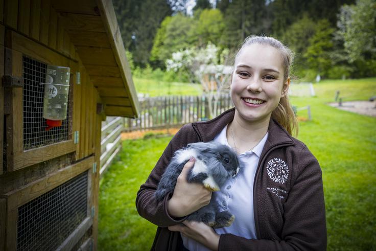 Kmetija Kovačnik je priljubljena družinska destinacija, njihove živali pa nedvomno največja atrakcija za otroke. | Foto: Ana Kovač