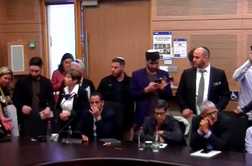 Sorodniki izraelskih talcev vdrli v parlament: "Poslušali nas boste"