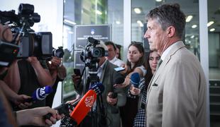 "Celotna situacija v Sloveniji spominja na brexit"