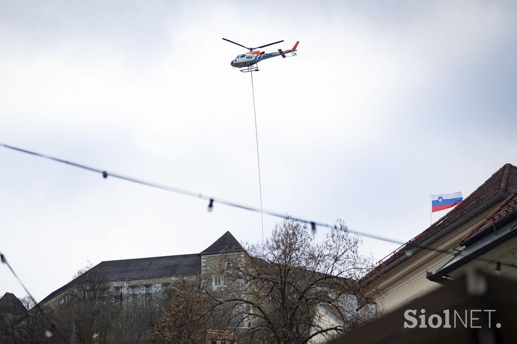 Helikopter spravilo lesa grajski grič