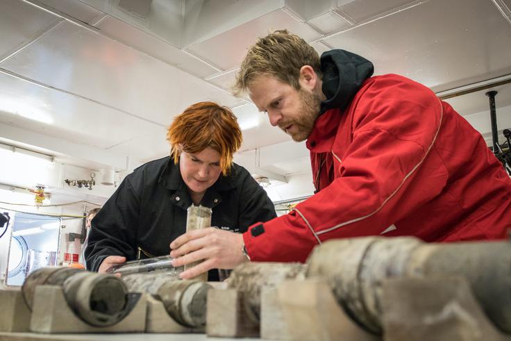 Ekstrakcija vzorca iz antarktiških globin | Foto: Alfred Wegener Institut
