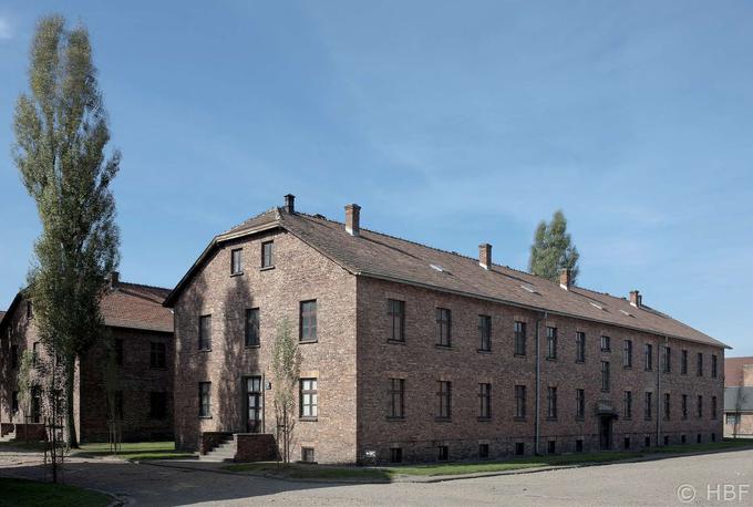 Blok 17 v koncentracijskem taborišču Auschwitz, kjer naj bi v prvem nadstropju postavili skupno razstavo republik nekdanje Jugoslavije. | Foto: 