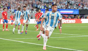 Argentina strla odpor Čila in napredovala, Kanada ugnala Peru