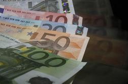 Nepozoren bančni uslužbenec upokojencu nakazal 222 milijonov evrov