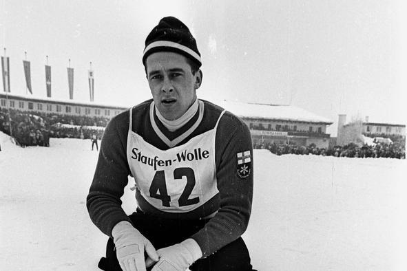 Umrl je legendarni finski smučarski skakalec Niilo Halonen