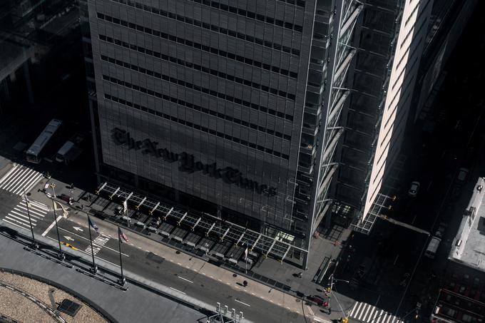 Prazne ulice pred stavbo slavnega New York Timesa | Foto: Reuters