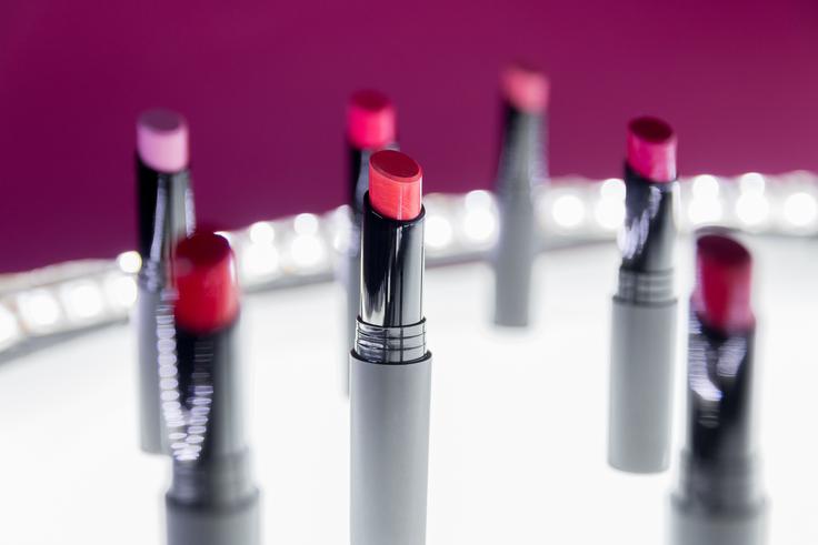 Modne so tako matirane kot bleščeče šminke. | Foto: Thinkstock