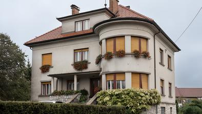 Kako je geotermalna toplotna črpalka Atlas ogrela staro vilo v Logatcu