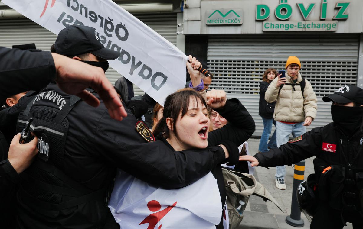 Aretacije v Istanbulu | Foto Reuters