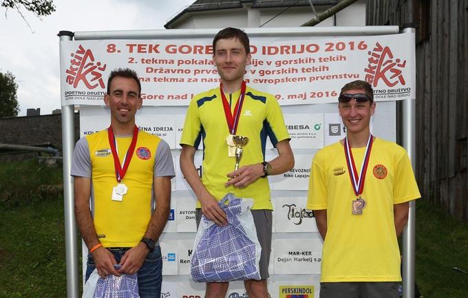 Najhitrejši trije na državnem prvenstvu: na najvišji stopnički Peter Lamovec, ob njem pa Mitja Kosovelj (levo) in Gašper Bregar (desno). | Foto: 