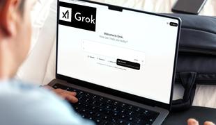 Muskov klepetalni robot Grok izpostavljal "genocid nad belci" v Južni Afriki