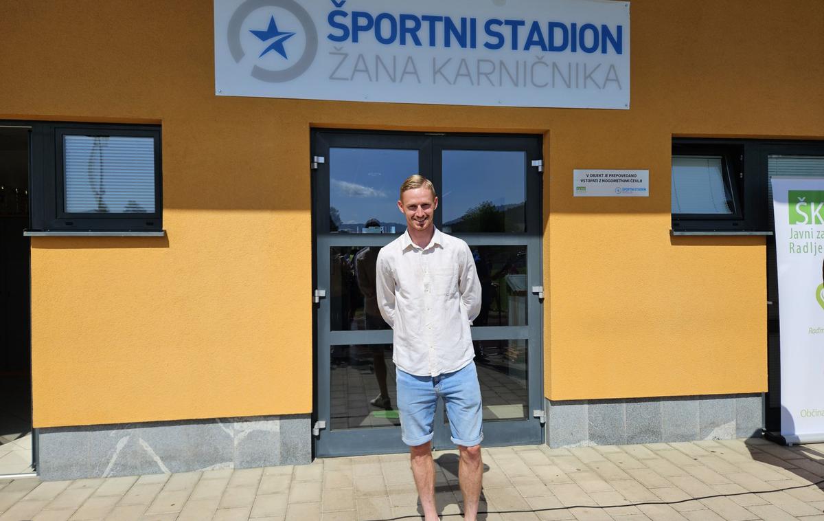 Žan Karničnik stadion | Nogometaša Žana Karničnika je doletela posebna čast. Stadion v Radljah ob Dravi zdaj nosi njegovo ime. | Foto Vesna Pušnik Brezovnik/STA