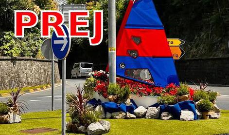 Globoko razočaranje: s krožišča ukradli vse rože