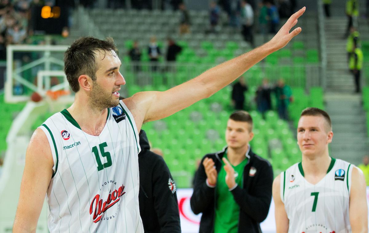 Mirza Begić | Mirza Begić se spet poslavlja od navijačev košarkarske Olimpije. | Foto Vid Ponikvar