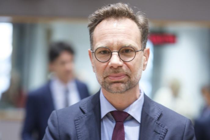 Uroš Vajgl | "Za Slovenijo in EU v celoti je zlasti pomembno to, da bo v okviru tako imenovanih posvetovanj predsedstva obravnavan odziv na sintezno poročilo, ki ugotavlja vrzel do pariškega cilja omejitve globalnih temperatur na 1,5 stopinje Celzija," je dejal Vajgl. | Foto STA