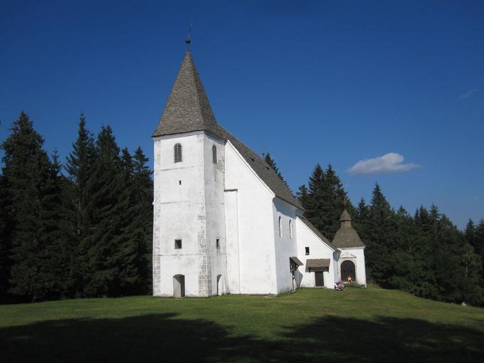Kolesarsko turo po Pohorju začnite pri cerkvici Sv. Bolfenka.  | Foto: 
