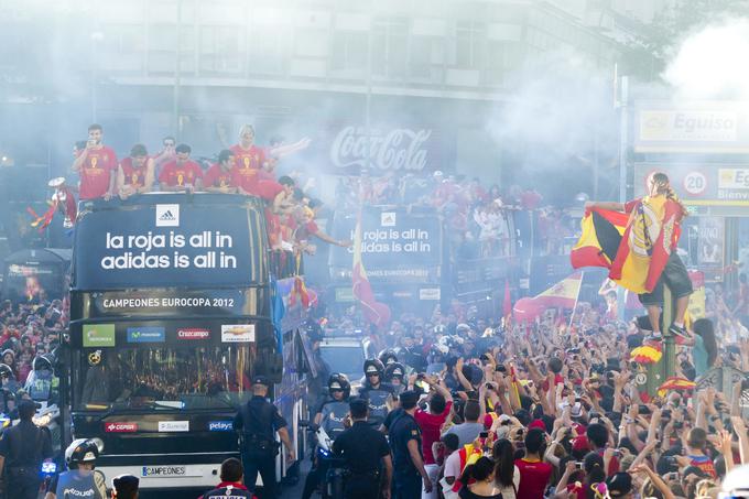 Tako so španski ljubitelji nogometa leta 2012 pričakali evropske prvake. | Foto: 
