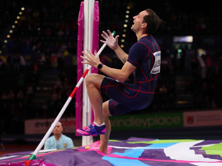 Renaud Lavillenie je osvojil še tretje zlato na svetovnih prvenstvih. | Foto: Reuters