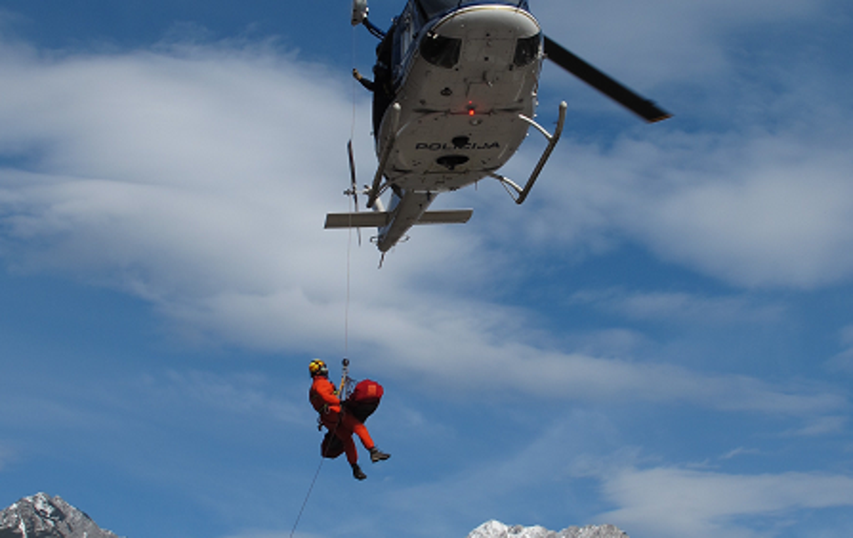helikopter | Na Bovškem se je smrtno ponesrečil 23-letni plezalec. Fotografija je simbolična. | Foto policija