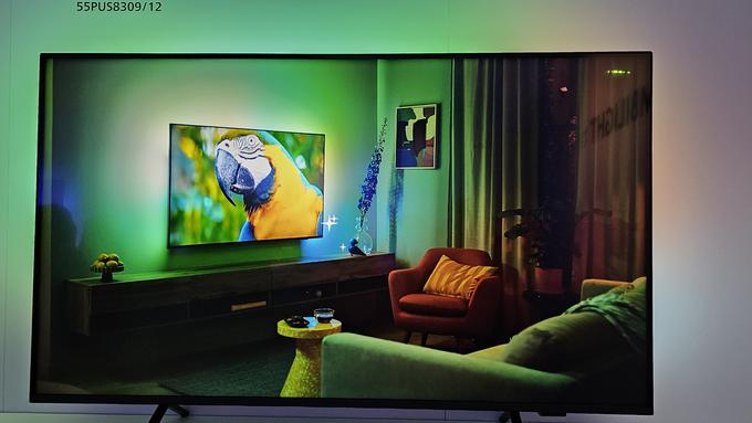 Letošnji Philipsovi premijski pametni televizorji so dobili izpopolnjeni sistem Ambilight Plus, ohranjajo pa Googlov operacijski sistem Google TV. | Foto: Srdjan Cvjetović