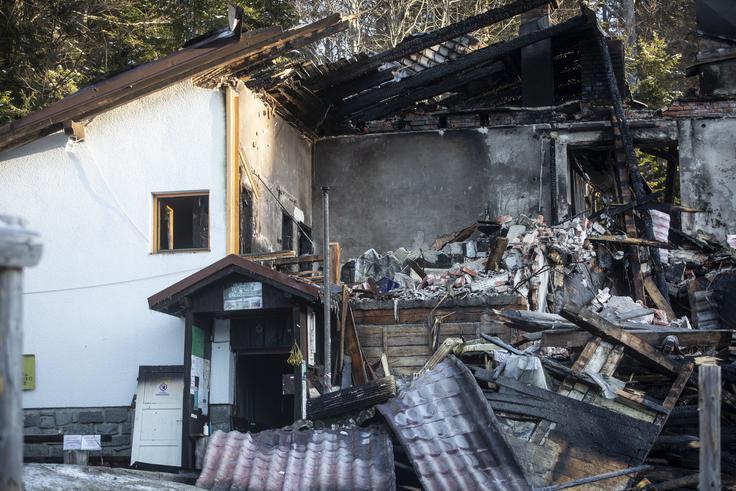 Požar na Osankarici. Osankarica. Pogorišče. | Foto: Bojan Puhek