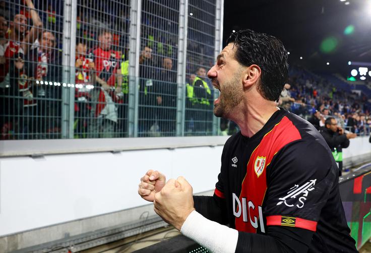 Augusto Batalla je v sodnikovem podaljšku ubranil kazenski strel nogometašu Strasbourga. | Foto: Reuters