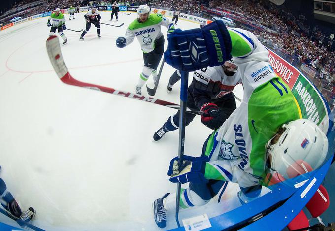 Leta 2015 na svetovnem prvenstvu na Češkem risom tudi Kopitar ni pomagal do obstanka med elito. | Foto: Vid Ponikvar